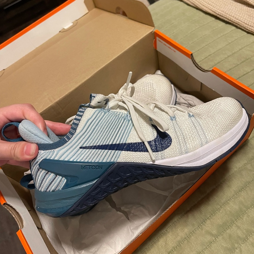 Metcon training shoes size 8